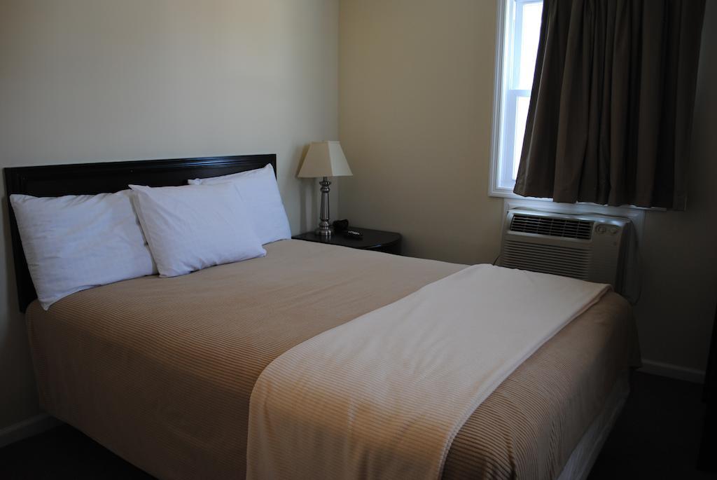 Shore Point Motel 포인트 플레전트 비치 객실 사진